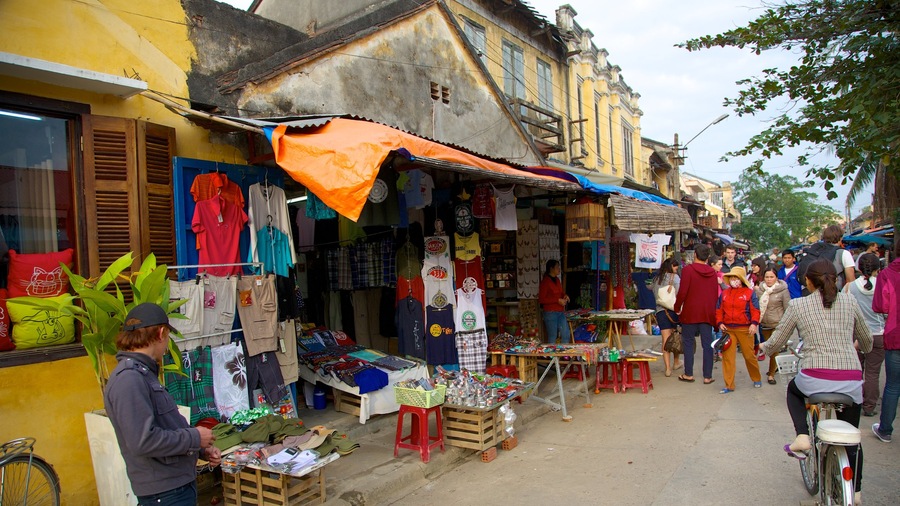 Hoi An City Centre featuring cycling, street scenes and markets