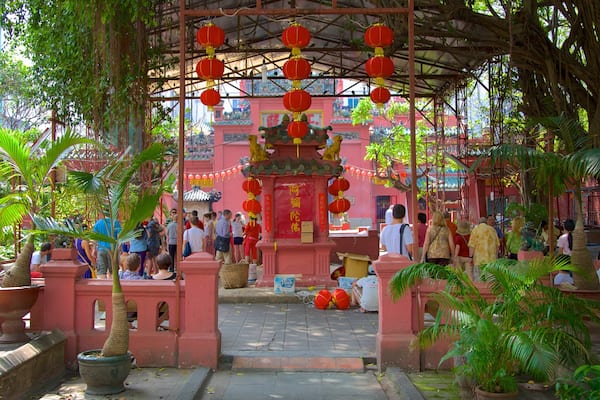 Giac-Lam-Pagode welches beinhaltet Tempel oder Andachtsstätte