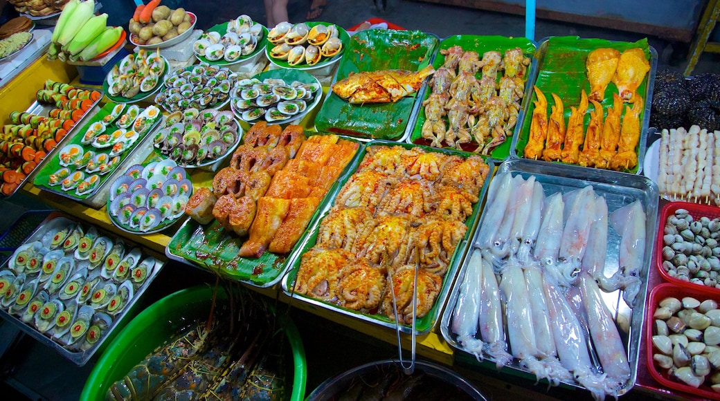 Dinh Cau which includes markets and food