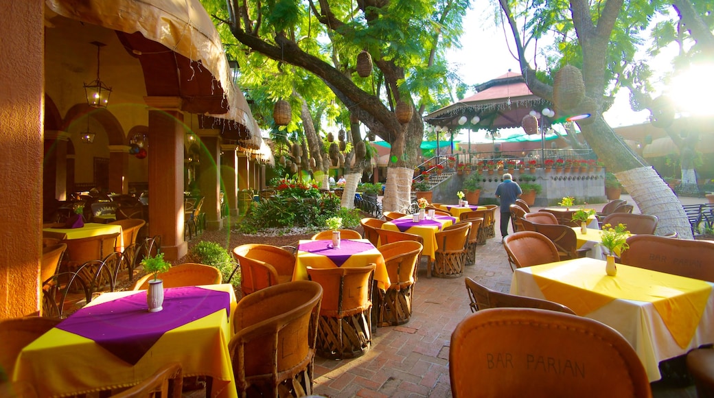 El Parian som inkluderar caféer och restauranger