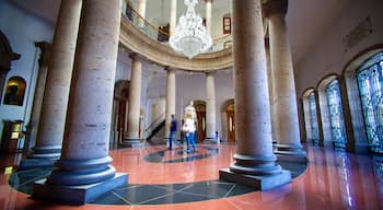 Teatro Degollado welches beinhaltet historische Architektur, Theater und Innenansichten