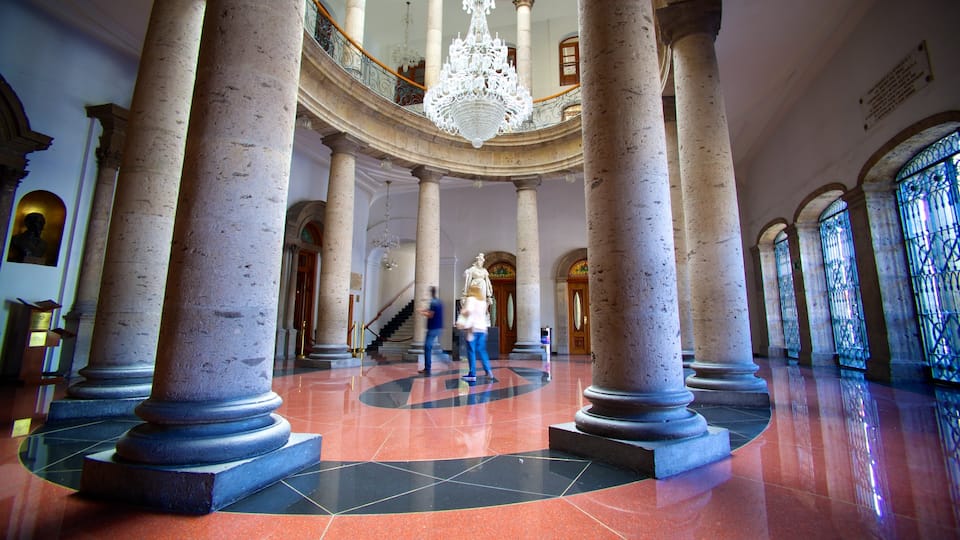 Teatro Degollado que inclui cenas de teatro, arquitetura de patrimônio e vistas internas