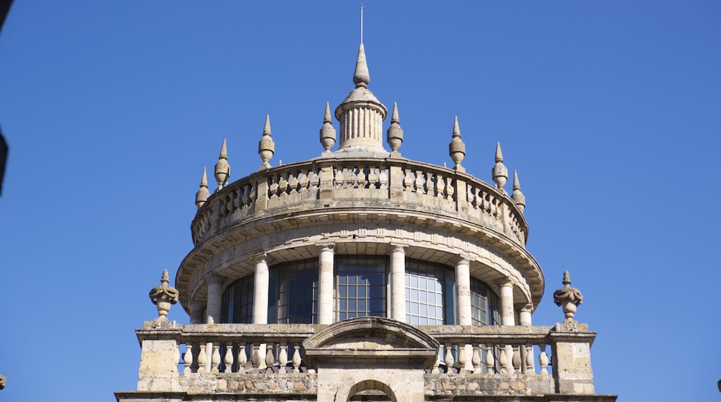 Hospicio Cabañas ofreciendo un castillo y patrimonio de arquitectura