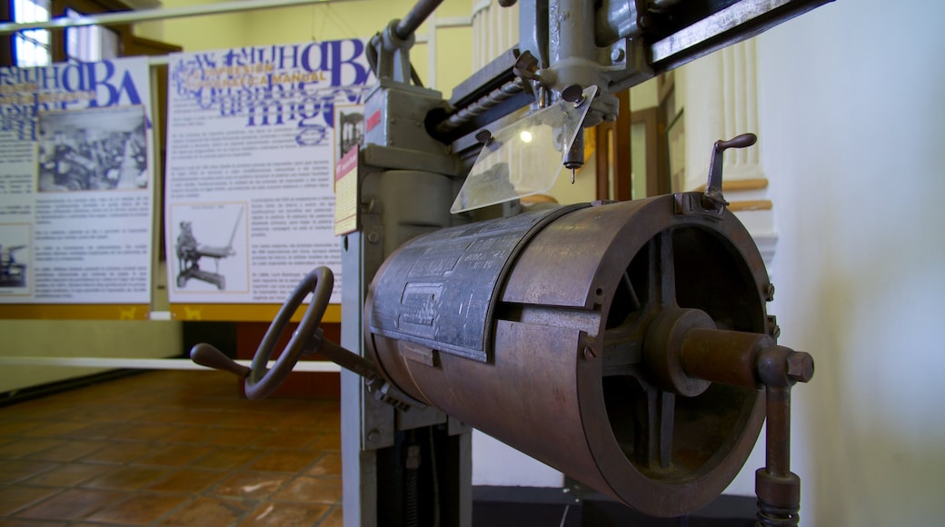 Museo del Periodismo y las Artes Gráficas que incluye vistas interiores