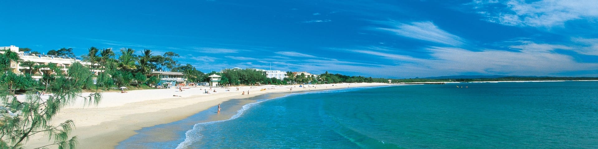 Strand von Noosa das einen tropische Szenerien, Landschaften und Küstenort