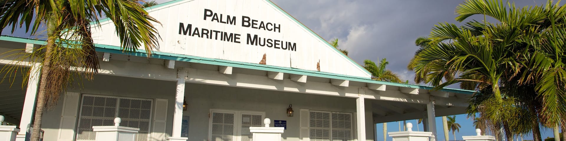 Palm Beach Maritime Museum featuring signage
