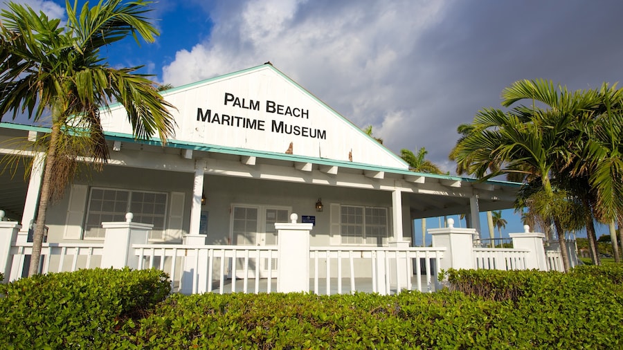 Palm Beach Maritime Museum which includes signage