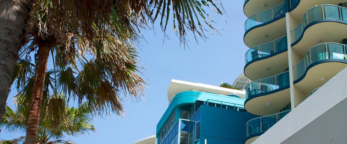 Mooloolaba mettant en vedette architecture moderne et hôtel ou complexe de luxe