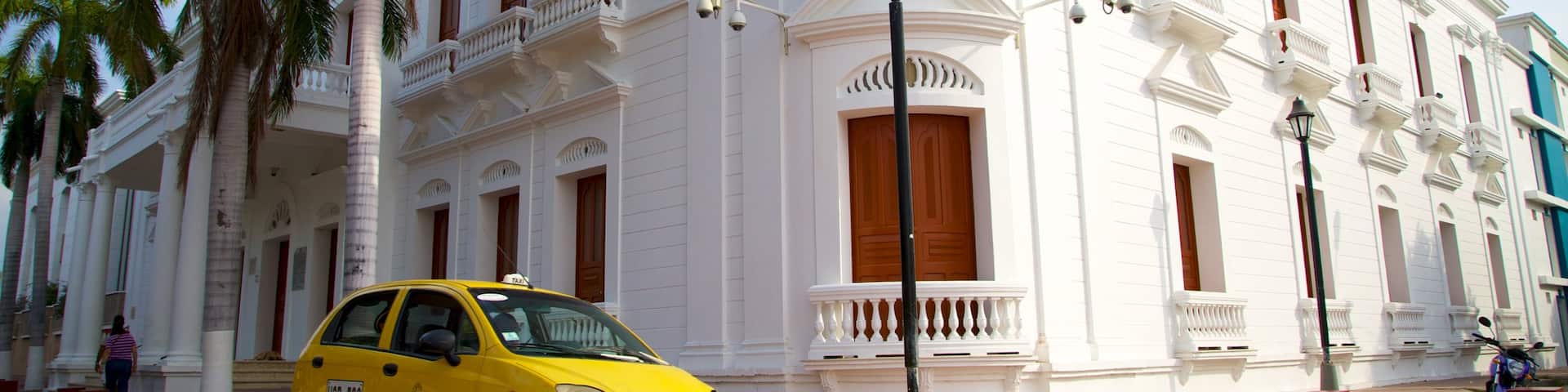 Parque de Los Novios showing heritage elements, a city and street scenes