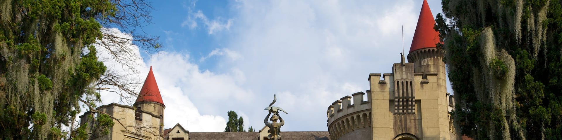 Musée El Castillo qui includes patrimoine architectural, château et fontaine