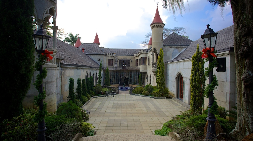 Museo El Castillo che include castello