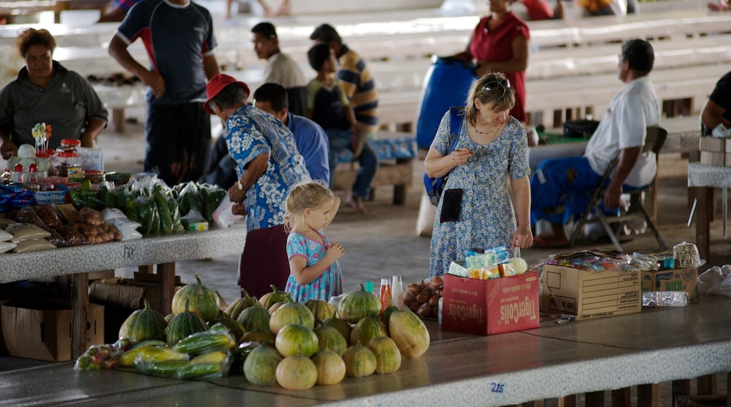 Salelologa featuring markets, food and interior views