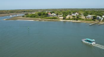 Jacksonville showing a coastal town, general coastal views and a bay or harbour