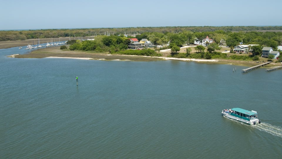Jacksonville welches beinhaltet Bucht oder Hafen, Kreuzfahrten und allgemeine Küstenansicht