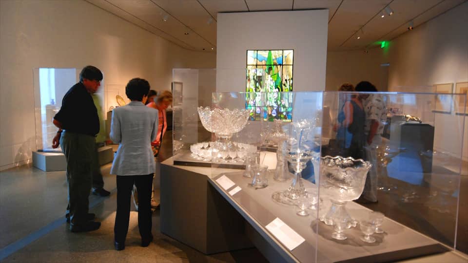 Toledo toont interieur en kunst en ook een klein groepje mensen