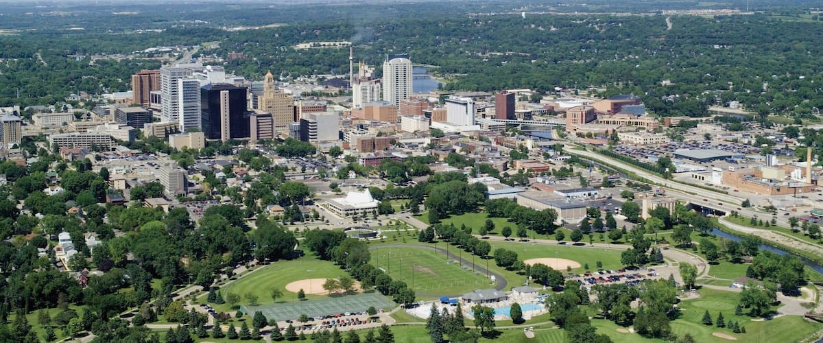 Rochester ofreciendo horizonte y una ciudad