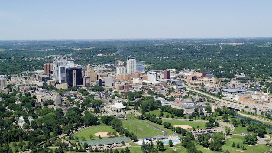 Rochester showing skyline and a city