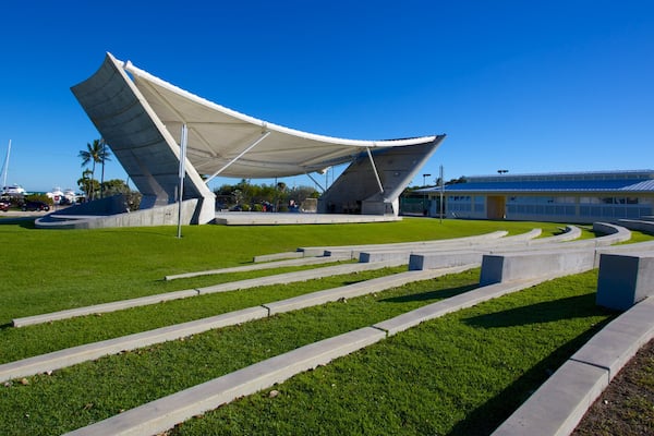 Founders Park das einen moderne Architektur, Theater und Garten