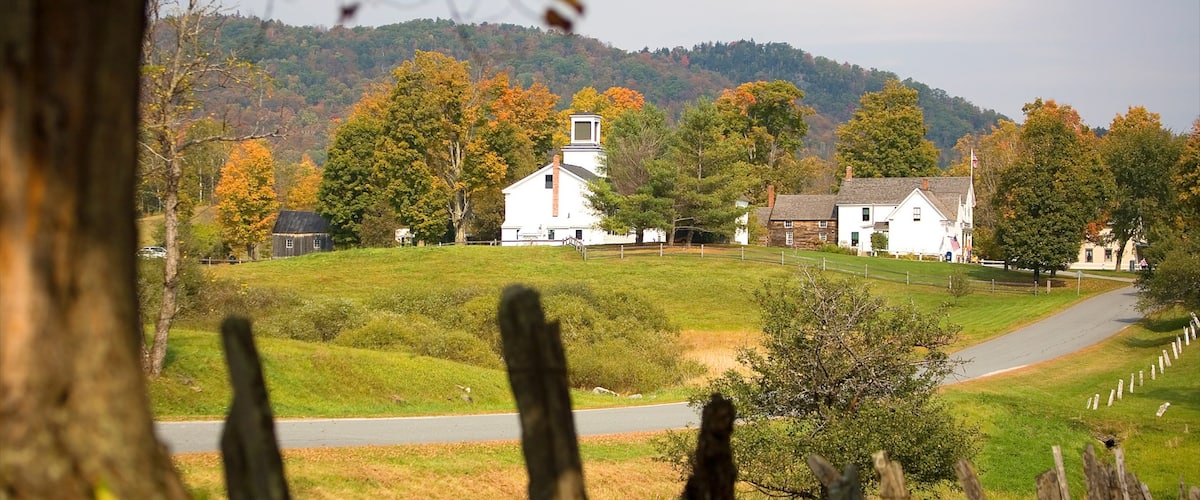 Vermont og byder på en park og en lille by eller en landsby