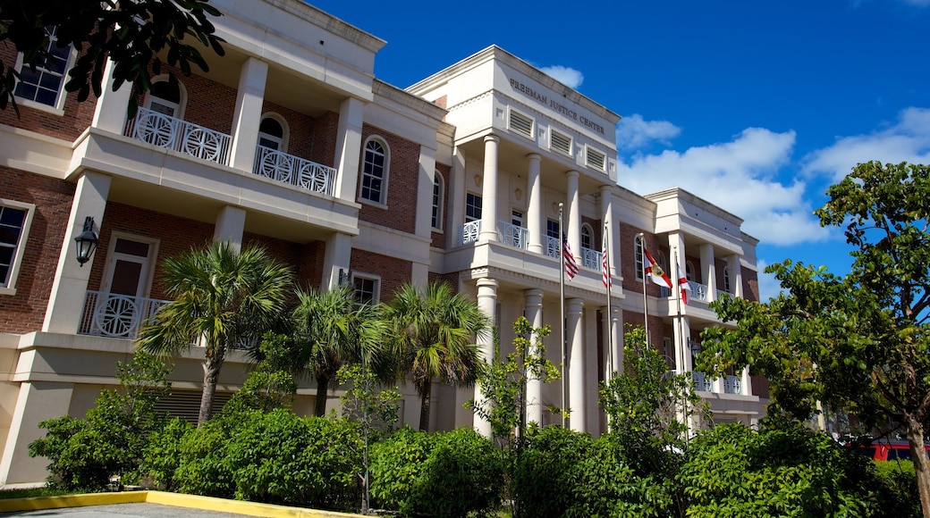 Jackson Square mostrando arquitectura patrimonial