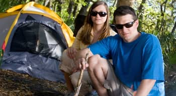 Kingsley Plantation caracterizando acampamento assim como um casal