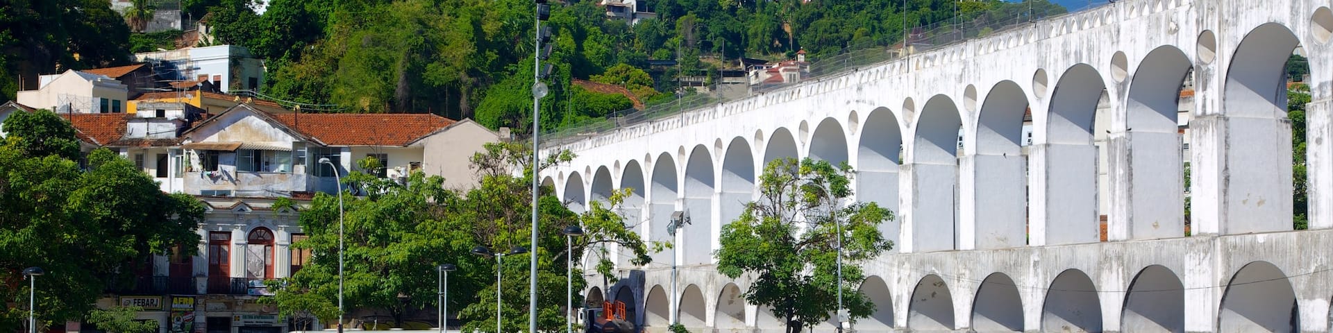 Lapa which includes heritage architecture and a square or plaza