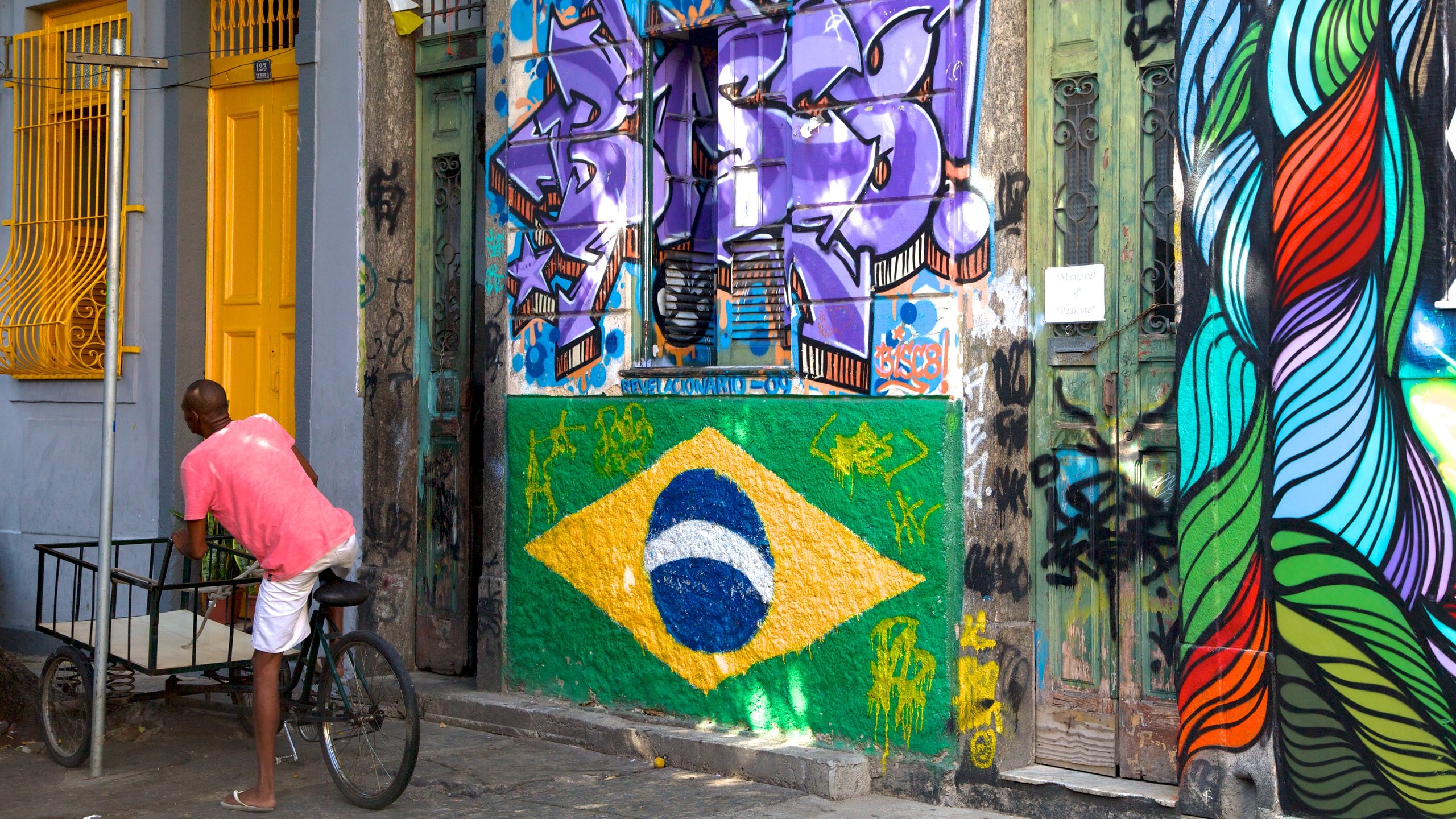 Lapa is incredible - Learn Portuguese and discover Rio, Brazil - RioLIVE!