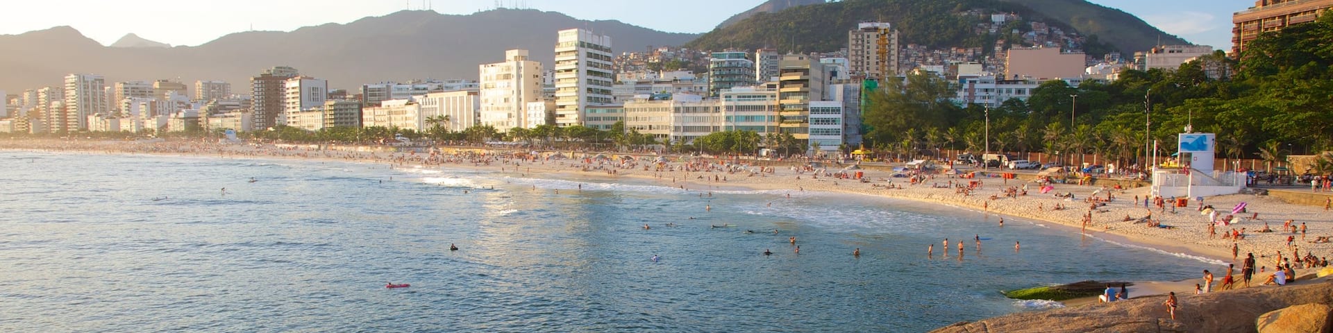 Rio de Janeiro featuring rocky coastline
