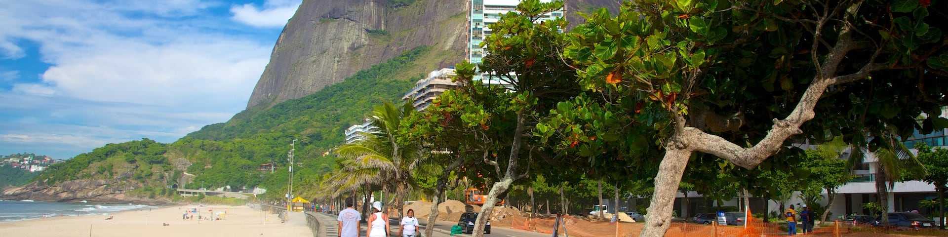 Plage de SĂŁo Conrado qui includes plage de sable
