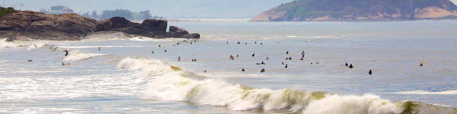 Prainha qui includes vues littorales et surf