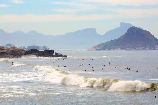 Prainha qui includes vues littorales et surf