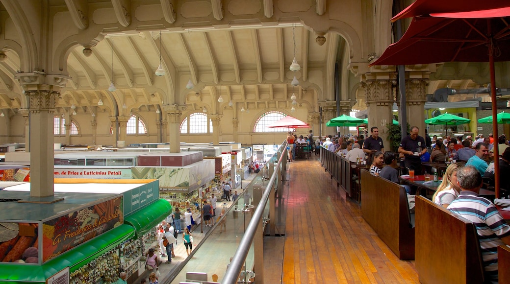 Mercado Municipal que inclui mercados, estilo de vida de cafeteria e vistas internas