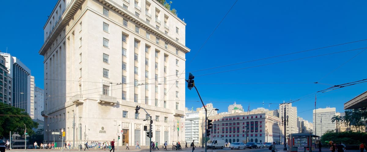 Prefeitura que inclui cenas de rua e uma cidade
