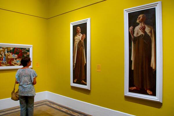 Musée national des Beaux-Arts mettant en vedette vues intérieures et art