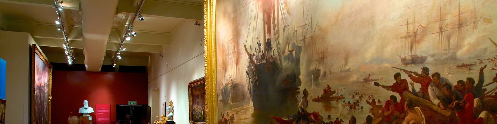 Museo Histórico Nacional que incluye vistas interiores y arte