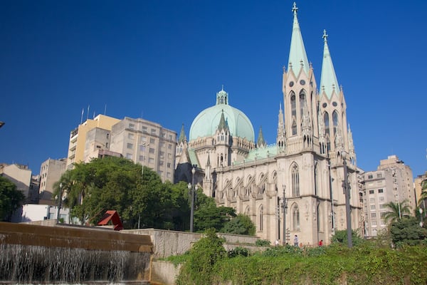 Sao Paulo Cathedral which includes a church or cathedral and religious aspects