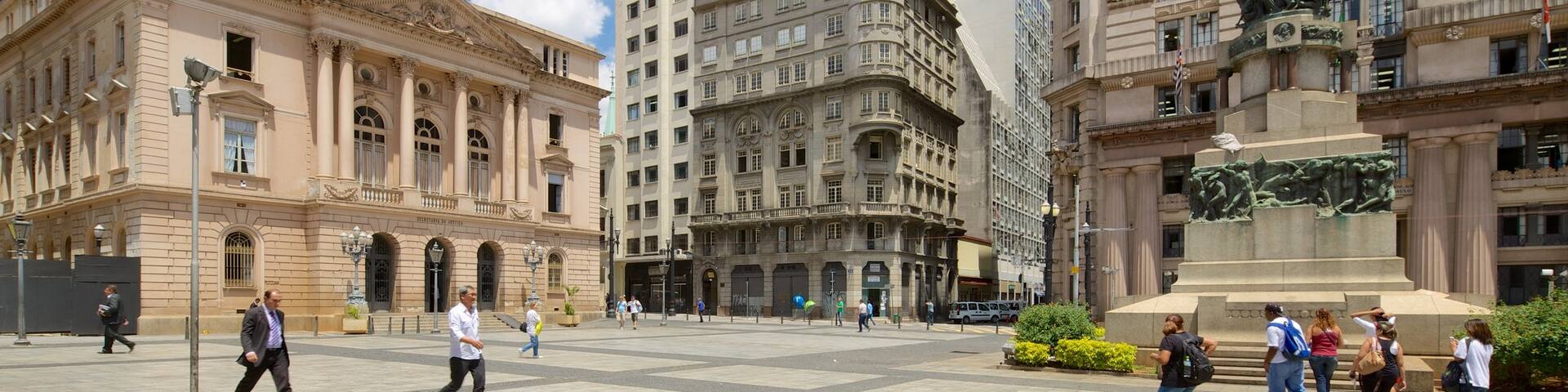 Sao Paulo which includes a square or plaza, heritage architecture and a city