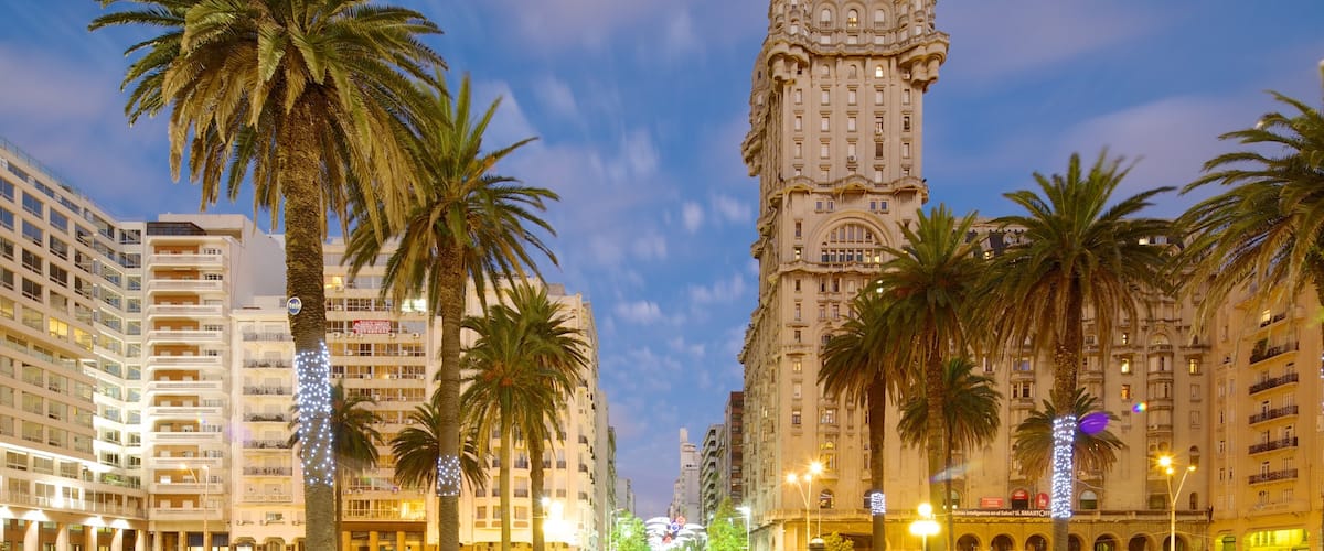 Palacio Salvo ofreciendo una ciudad, escenas urbanas y una puesta de sol