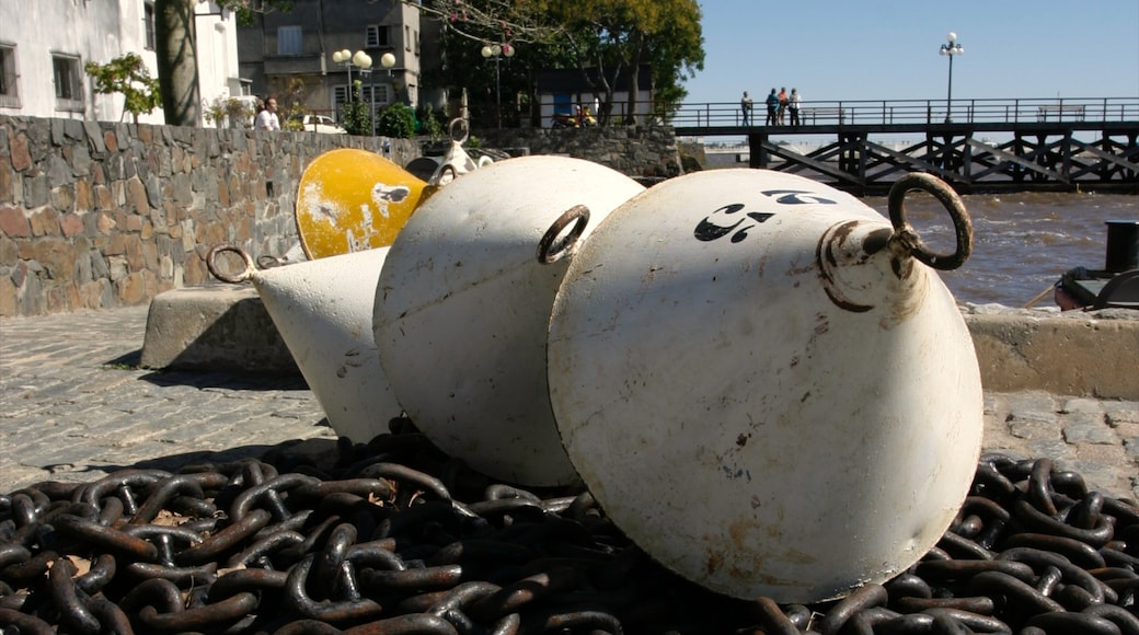 Colonia del Sacramento que incluye arte al aire libre