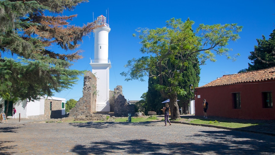 Maison Nacarello qui includes phare