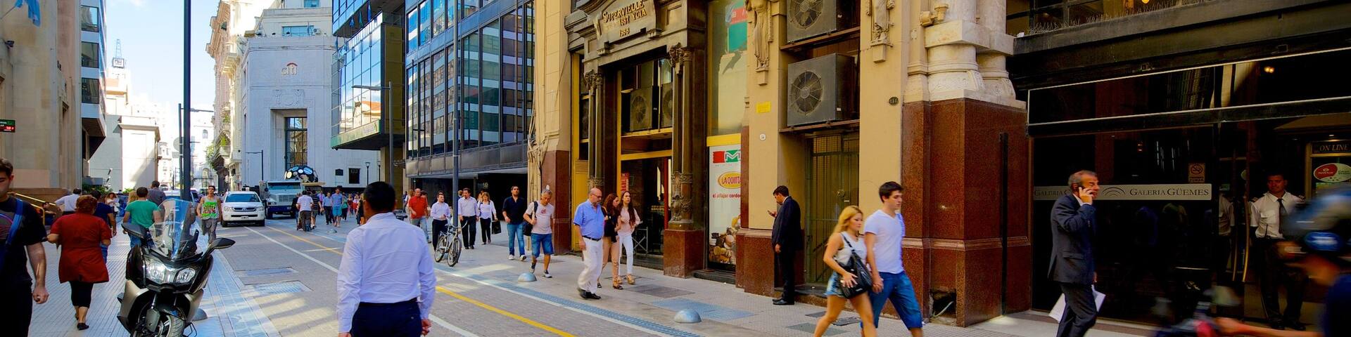 Buenos Aires mit einem Stadt, Straßenszenen und historische Architektur