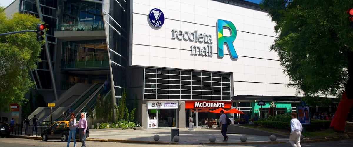 Recoleta which includes signage
