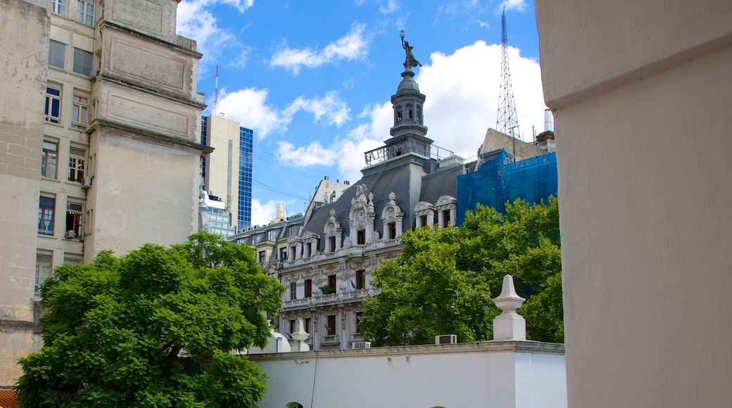 Cabildo which includes heritage architecture and a city