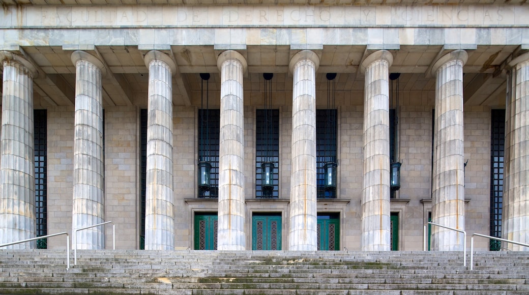 Universidad de Buenos Aires ofreciendo patrimonio de arquitectura