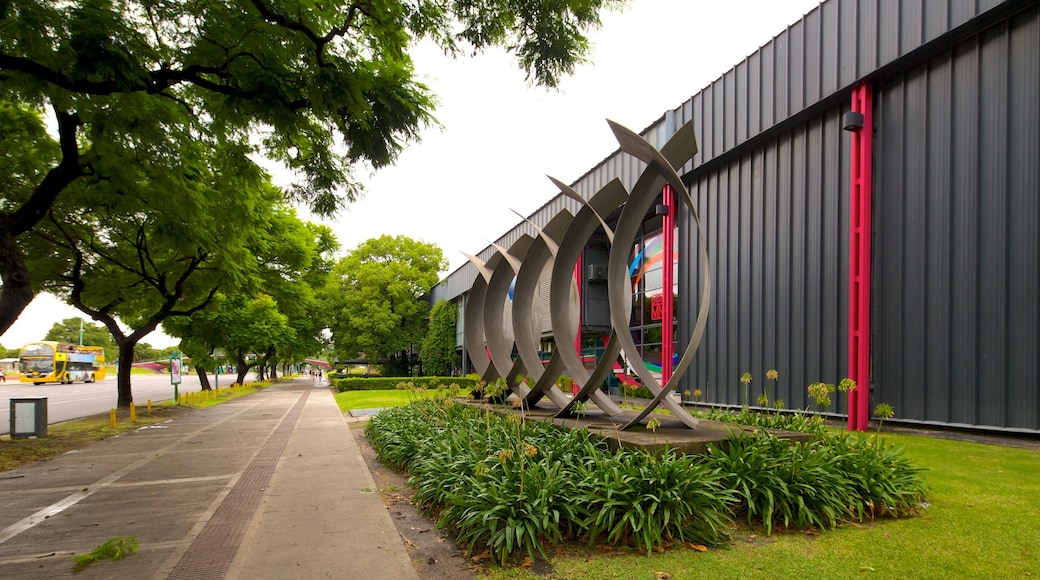 Museo Nazionale di Belle Arti che include arte urbana