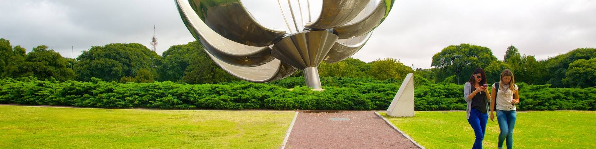 Buenos Aires which includes modern architecture, outdoor art and a garden