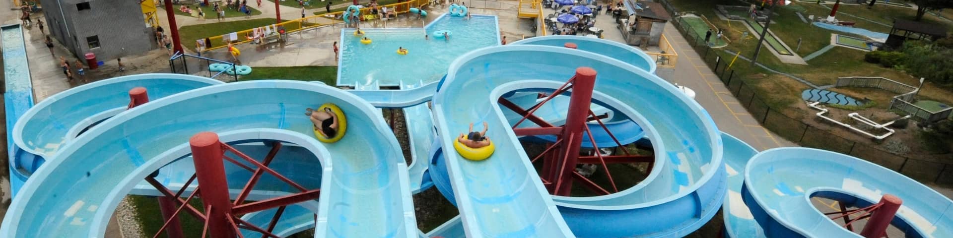 East Park showing a waterpark