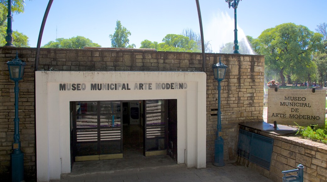 Museo de Arte Moderno que incluye señalización