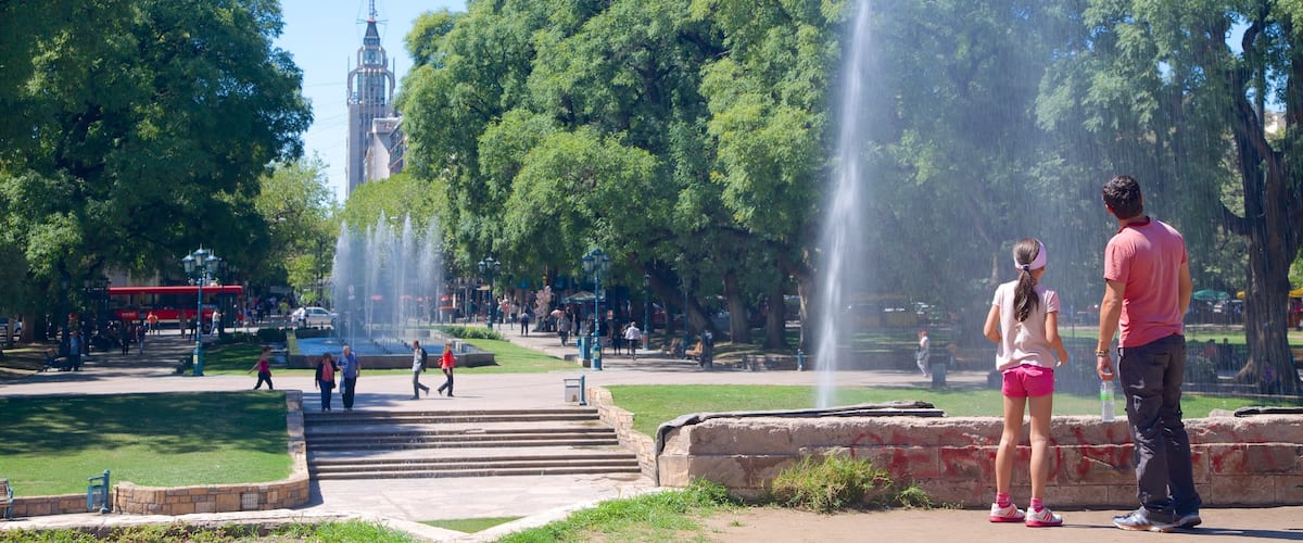 Independence Square which includes a square or plaza and a fountain