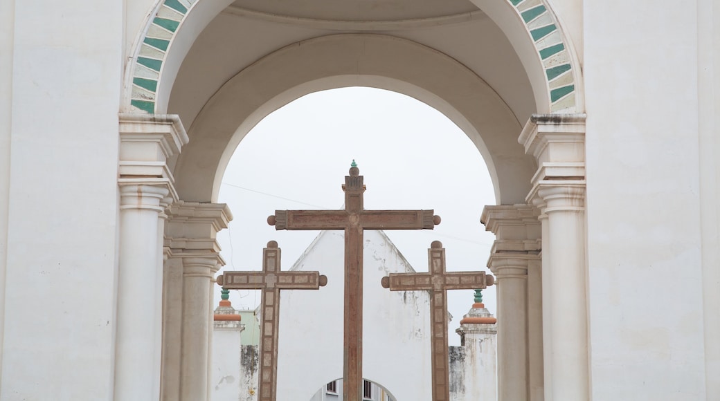 Kathedrale der Jungfrau von Candelaria welches beinhaltet Kirche oder Kathedrale, historische Architektur und religiöse Elemente